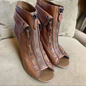 Women’s “Rocker” booties